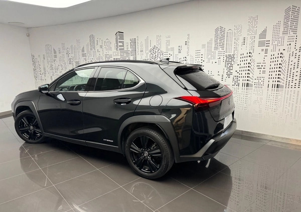 Lexus UX cena 147900 przebieg: 33163, rok produkcji 2021 z Brzeziny małe 466